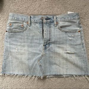 Levi’s Distressed Denim Jean Skirt, size 29